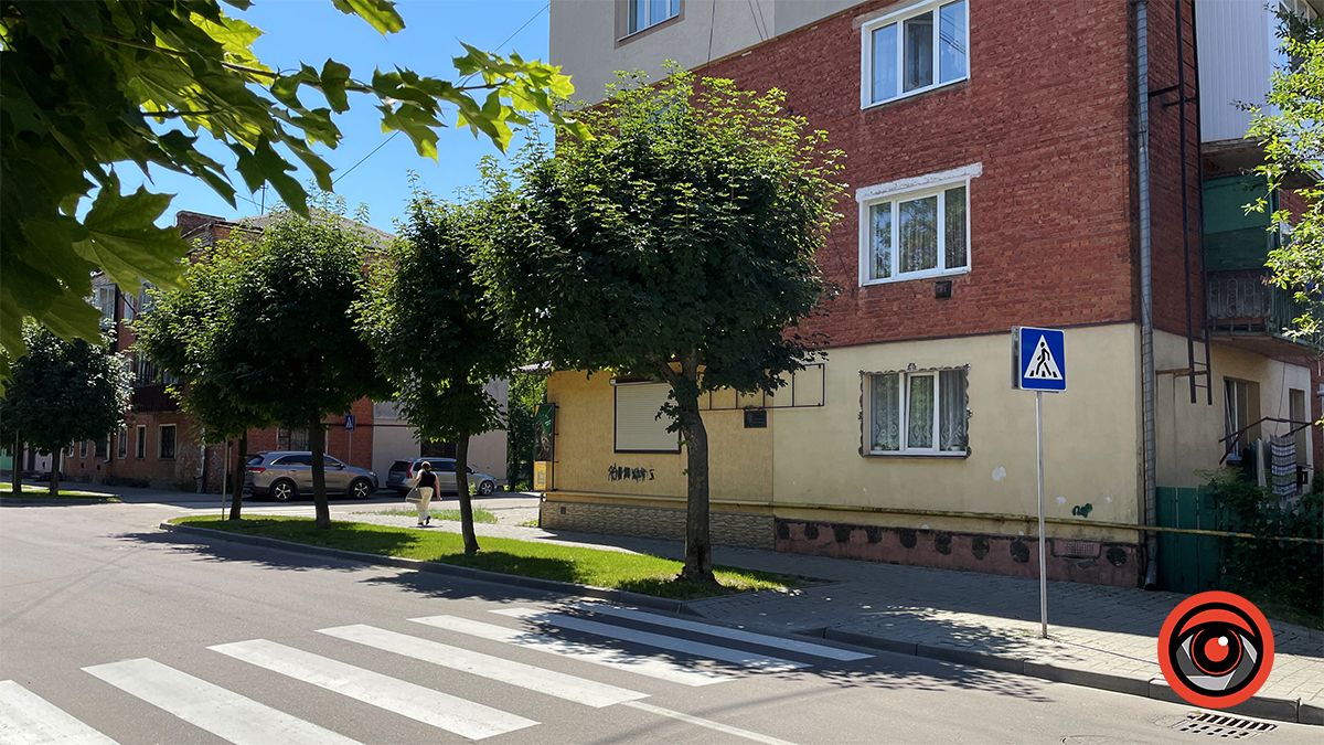 750 метрів вулицею Юрія Шкрумеляка в Коломиї 12