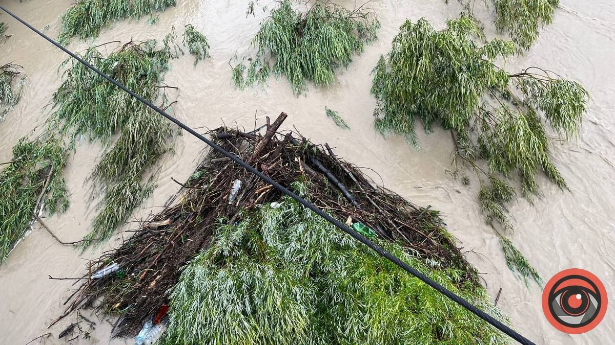 Який рівень води біля Стрітенського моста у Воскресинцях 5