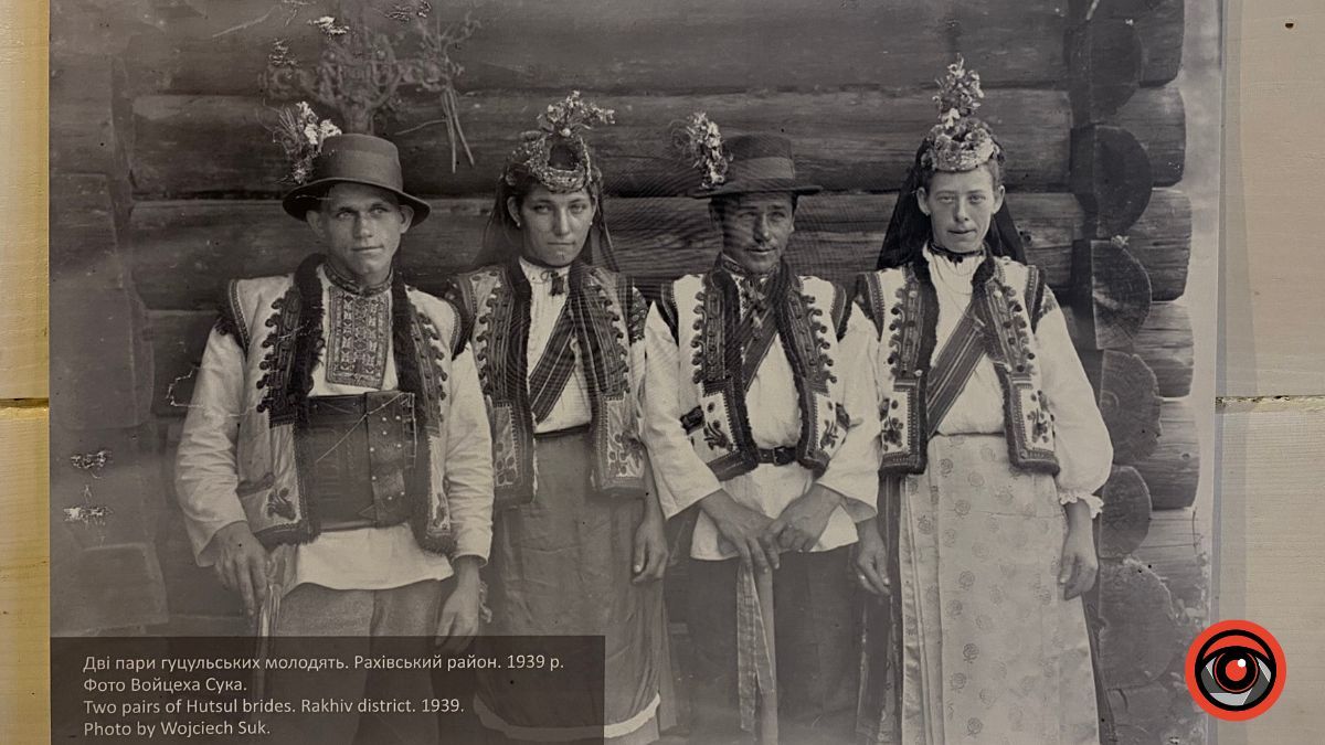 "А я свою вишиванку д'серцю пригортаю": у Коломиї відкрилася нова виставка 7