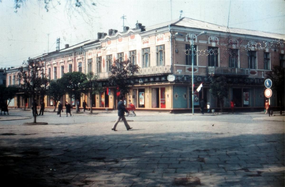 Перша на коломийській стометрівці: історія будівлі на просп. Чорновола, 1 5