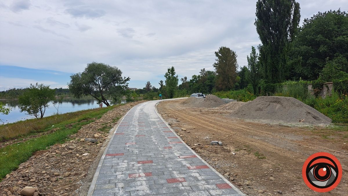 Як на Шевченківському озері в Коломиї укладають бруківку за понад 5 млн 700 тис грн 8