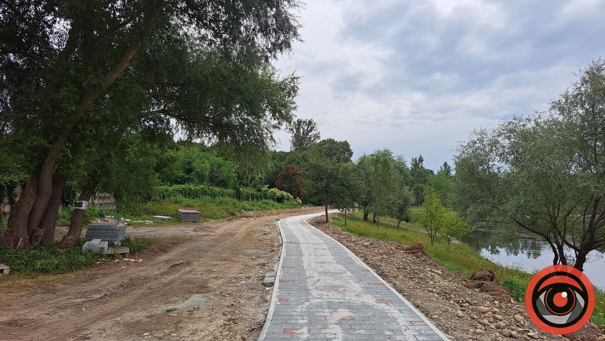 Як на Шевченківському озері в Коломиї укладають бруківку за понад 5 млн 700 тис грн 12