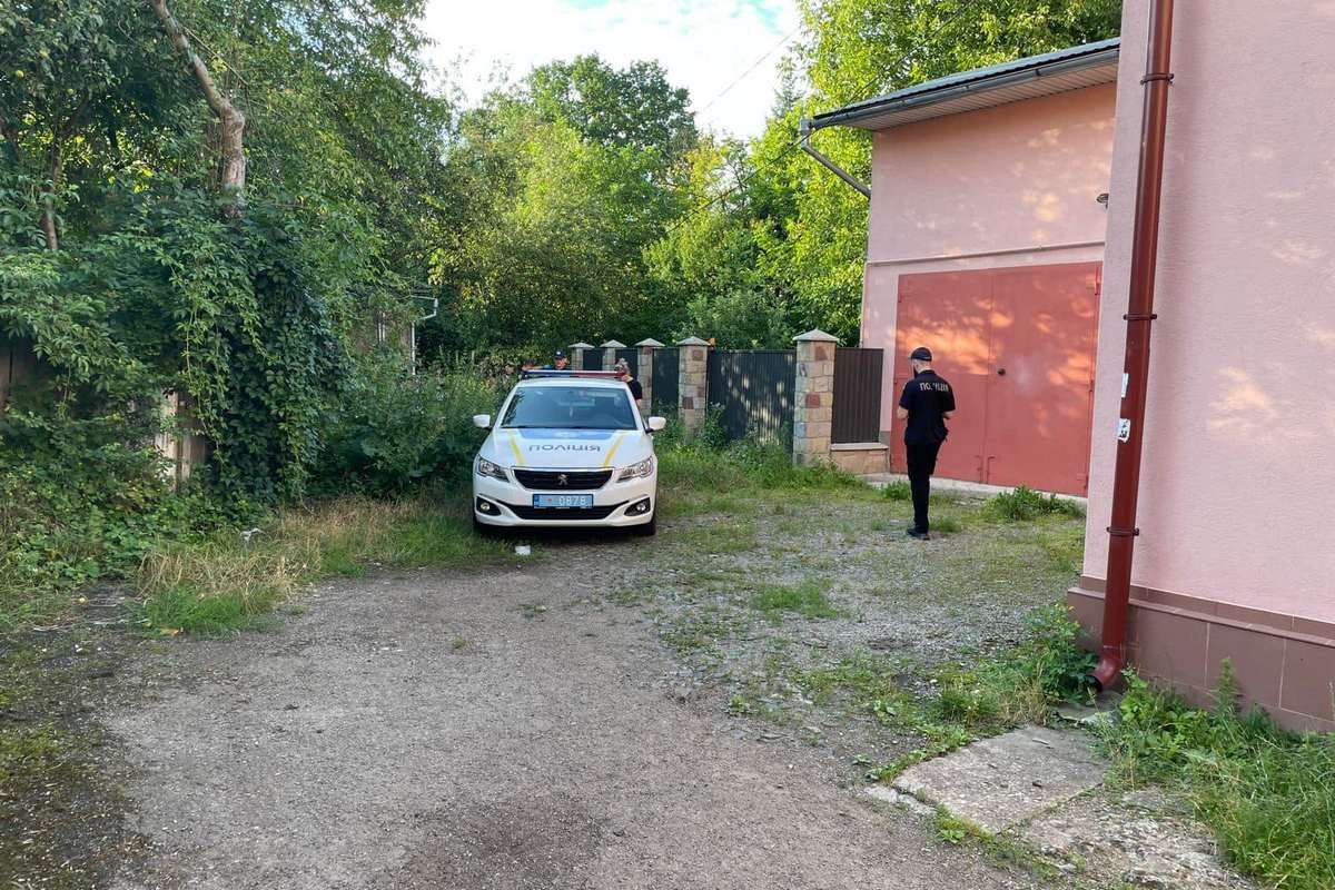 Пиятика у покинутому домі на Прикарпатті закінчилась різаниною 2