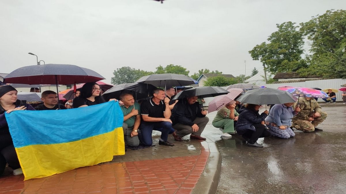 До Городенківської громади назавжди повернувся Захисник Роман Дубина 1