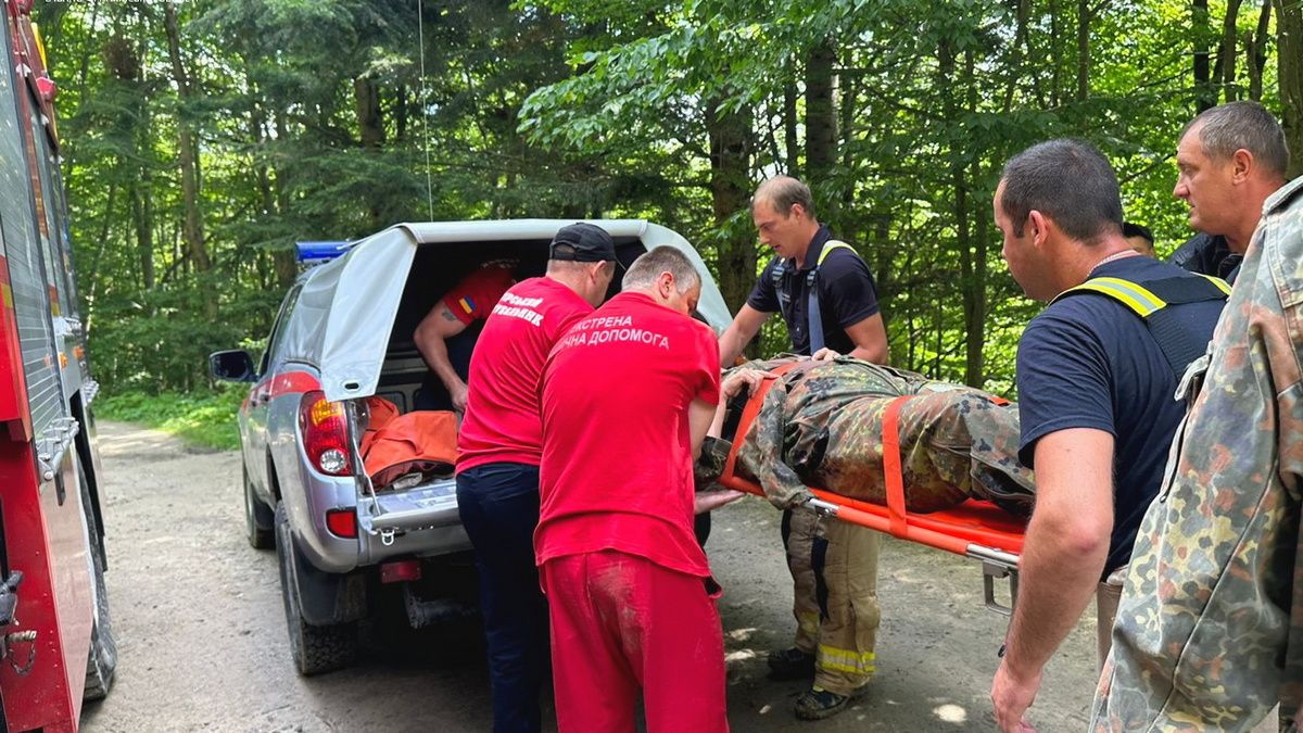 У Яремче жінка впала зі схилу, катаючись на квадроциклі