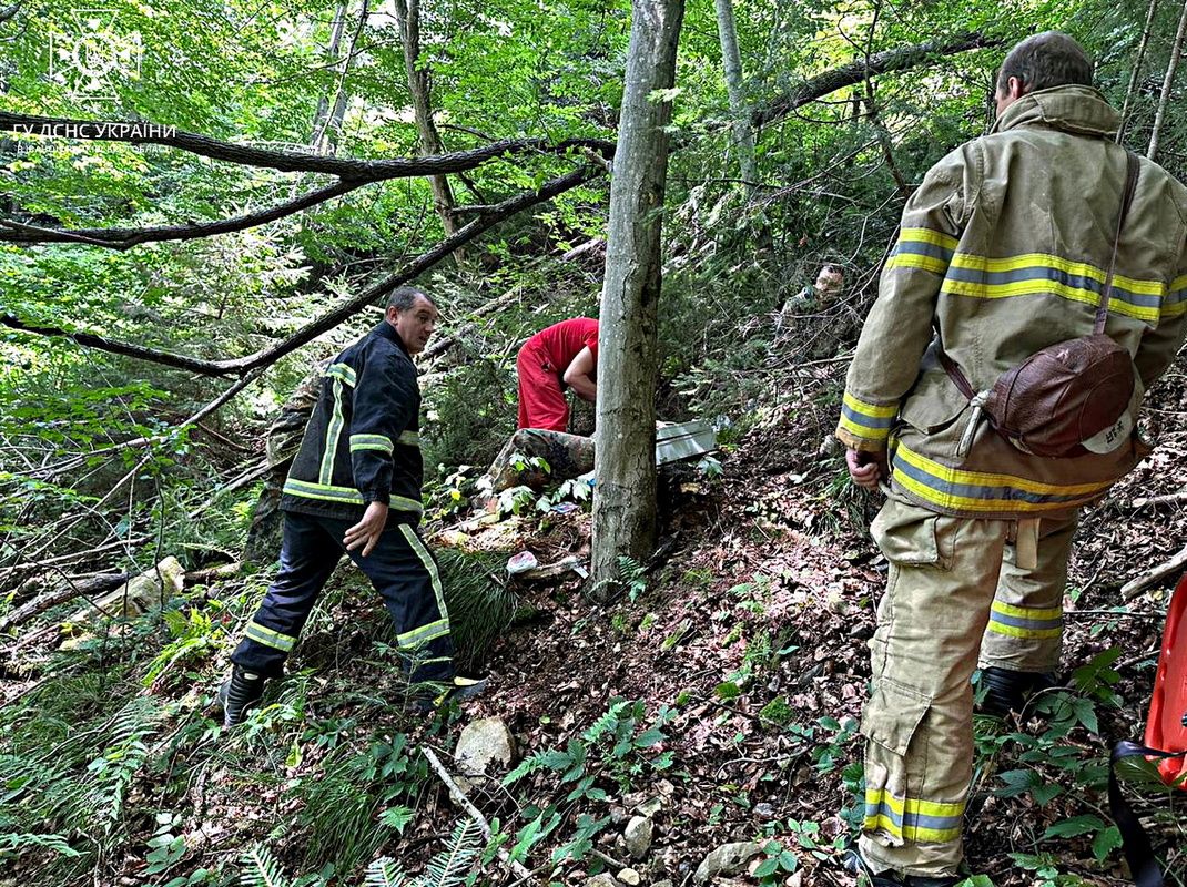 У Яремче жінка впала зі схилу, катаючись на квадроциклі 1