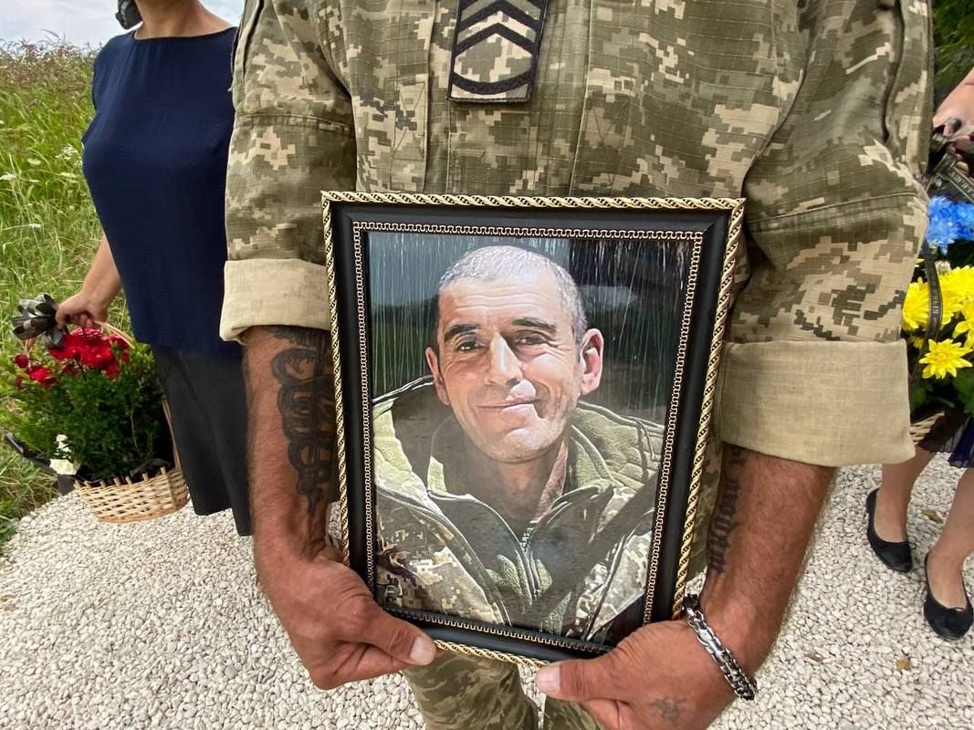 Городенківщина попрощалася з Героєм Василем Снігірьовим 9