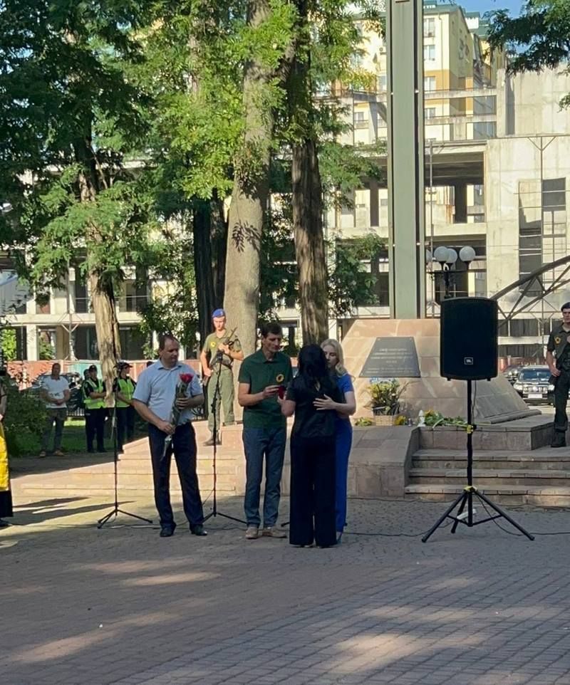 Загиблого захисника Богдана Круглика посмертно нагородили медаллю "За заслуги перед Прикарпаттям" 1