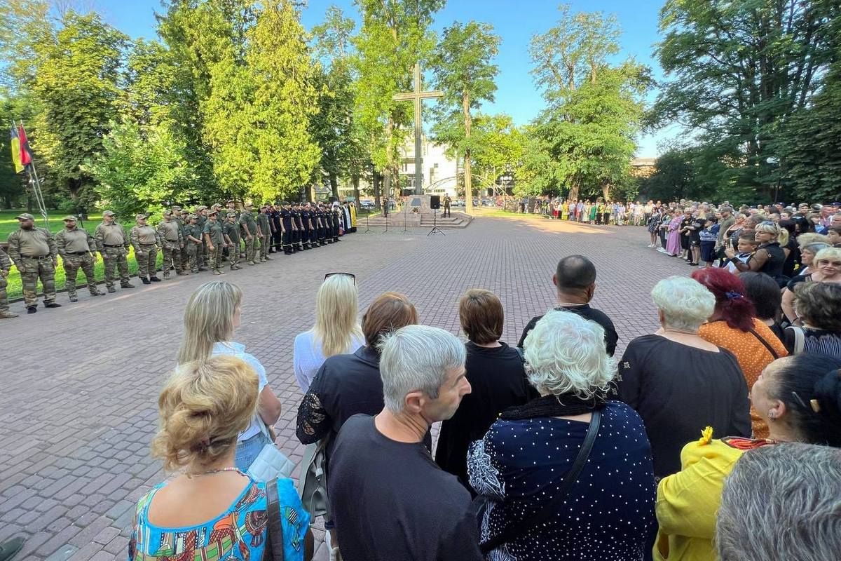 Загиблого захисника Богдана Круглика посмертно нагородили медаллю "За заслуги перед Прикарпаттям" 2