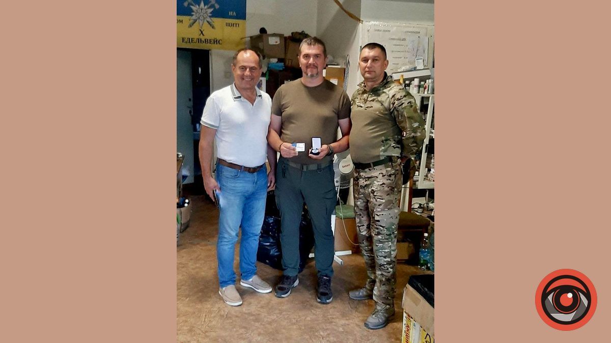 Бойовий медик з Коломиї Олег Токарчук отримав нагрудний знак "Щит громади"