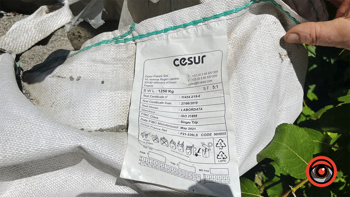 Здохла риба і нестерпний сморід: мешканці Королівки б'ють на сполох через ймовірну екологічну небезпеку 11