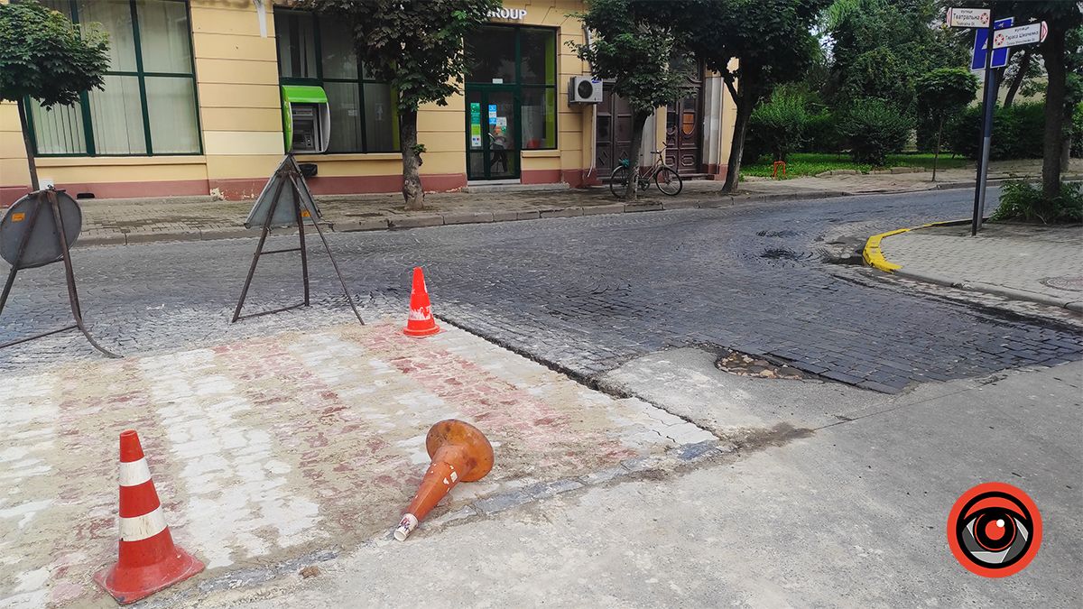 На переході по вул. Шевченка стару бруківку замінили на нову. Фотофакт 1