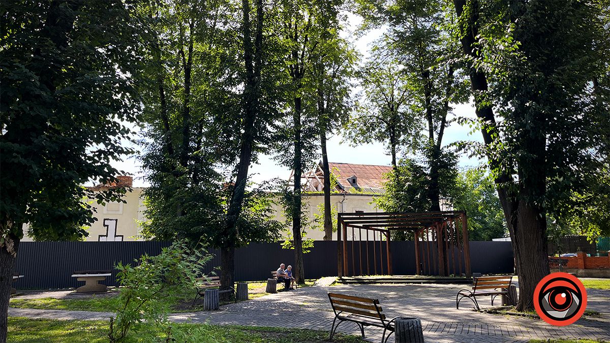 У центрі Коломиї зносять колишній кінотеатр "Джерело" 4