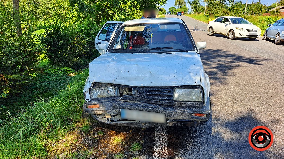 На Косівщині через невдалий обгін трапилась ДТП 1
