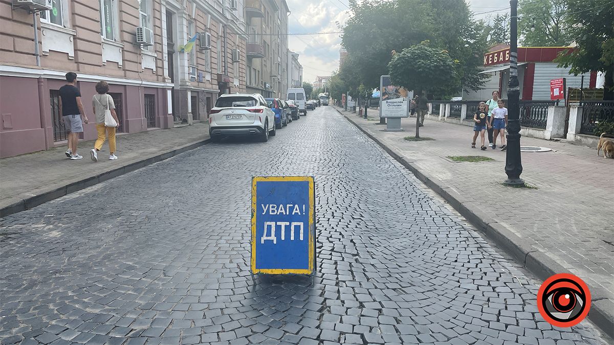 Проміле перевищує норму в 10 разів: дві автівки зіткнулися у середмісті Коломиї