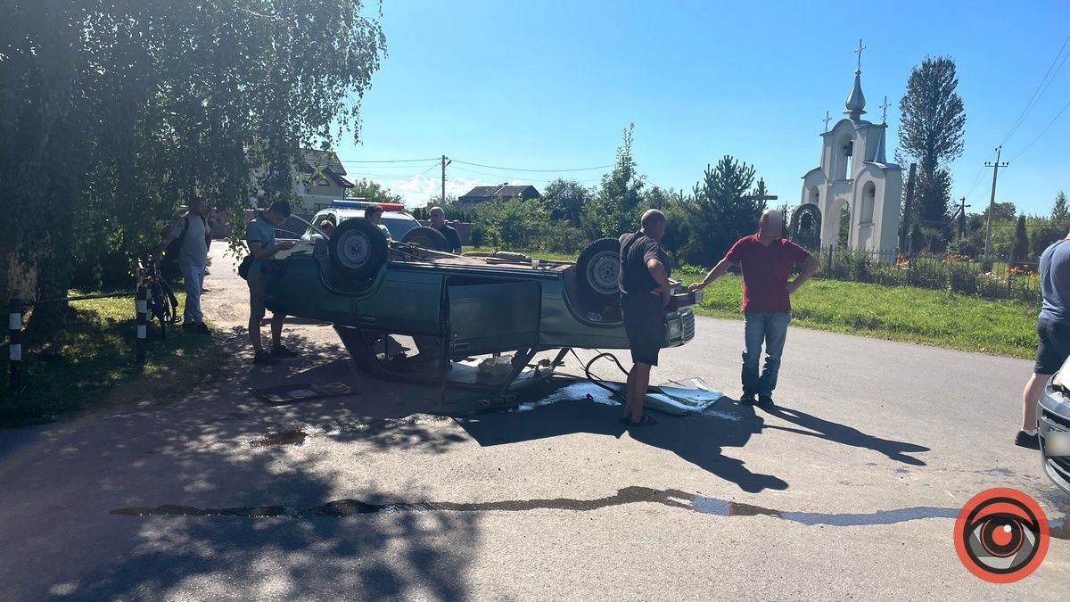 У Коломиї авто перекинулось внаслідок зіткнення на перехресті 1