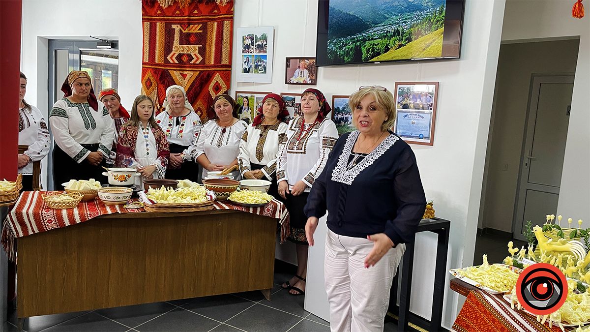 У Коломиї дивились, куштували виготовляли сирних коників 3