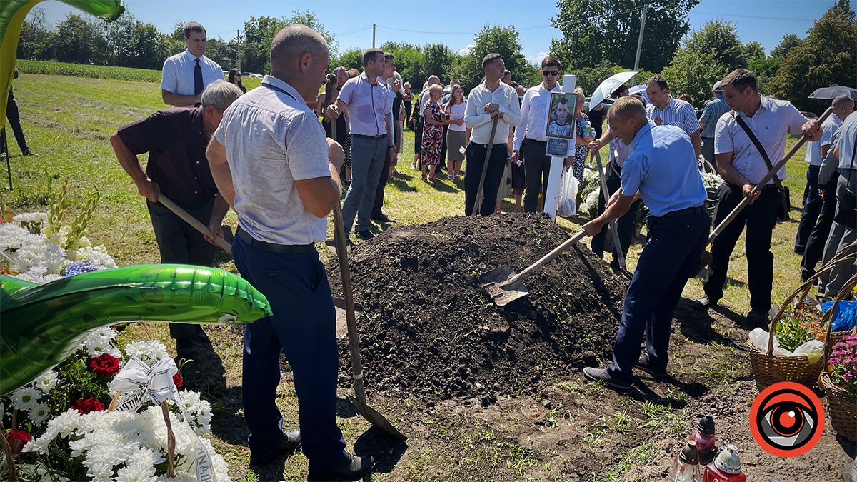 14 серпня Коломийщина прощалася з маленьким Володею Балабаником, який загинув внаслідок ракетної атаки 3
