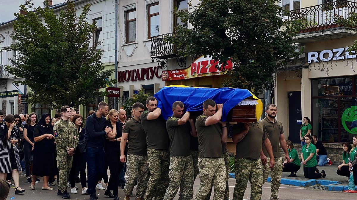 Коломийська громада прощалася із загиблим Ігорем Суботяком 10