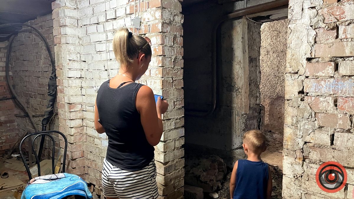 Під час нічної тривоги у Коломиї в укритті обвалилась стіна