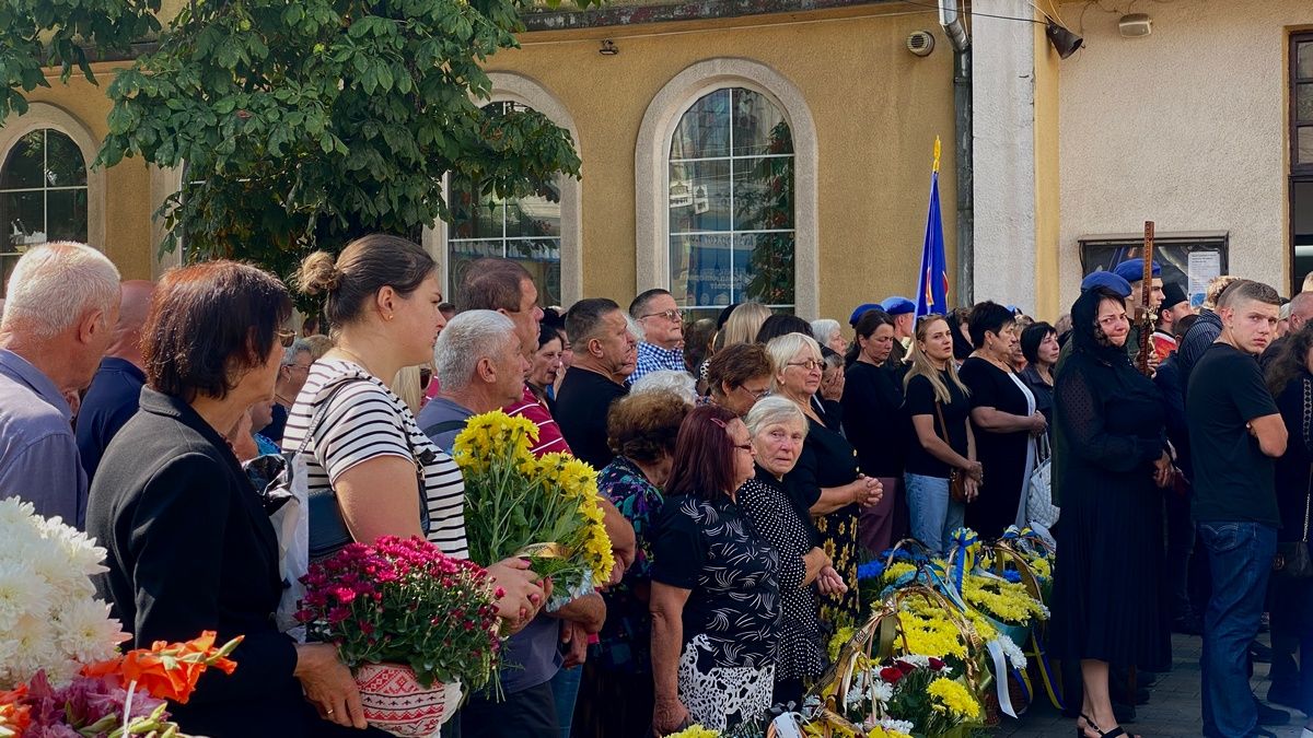 Коломийська громада прощалася із загиблим воїном Андрієм Чернецьким 3