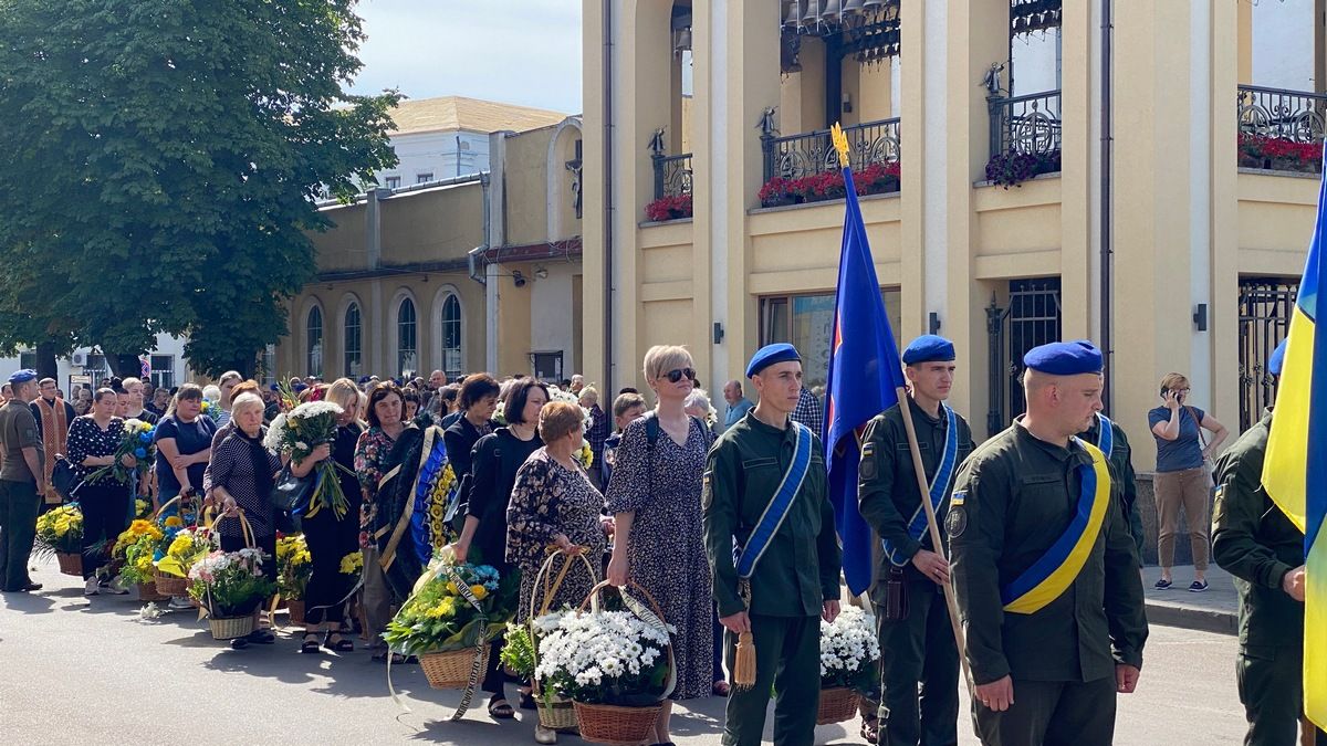 Коломийська громада прощалася із загиблим воїном Андрієм Чернецьким 9