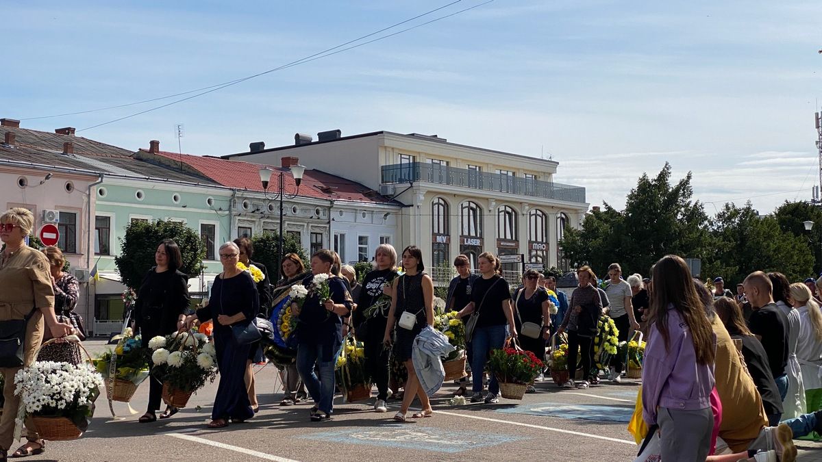 Коломийська громада прощалася із загиблим воїном Андрієм Чернецьким 17