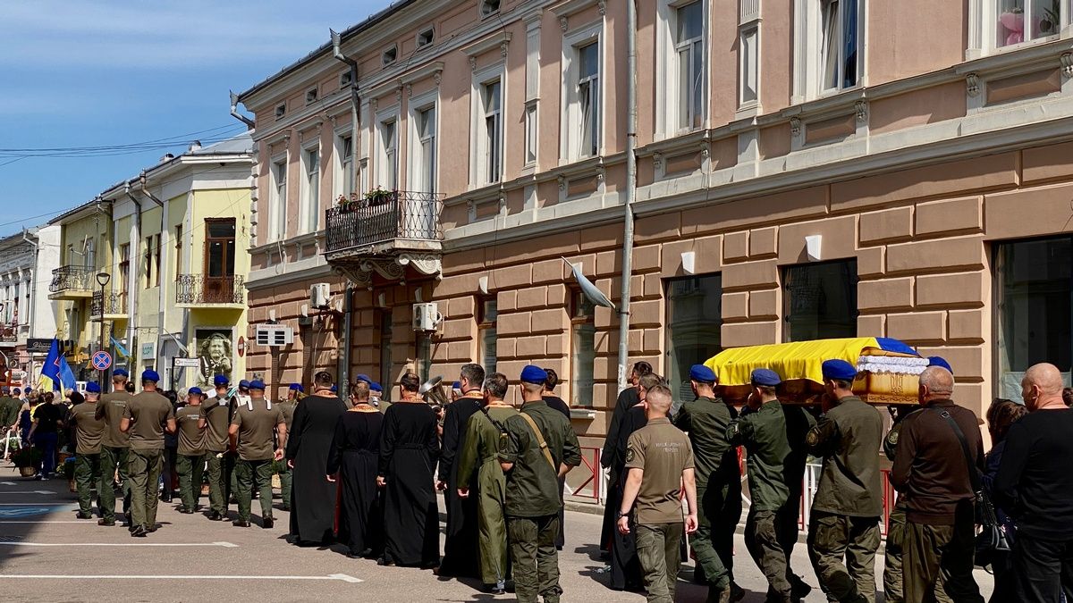 Коломийська громада прощалася із загиблим воїном Андрієм Чернецьким 18