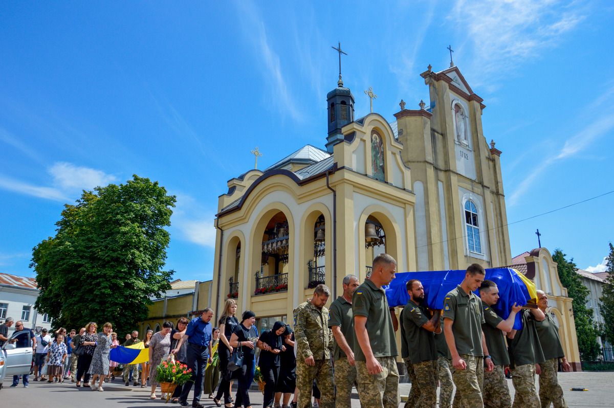 1 серпня Коломия зустрічала загиблого воїна Назарія Христана 7