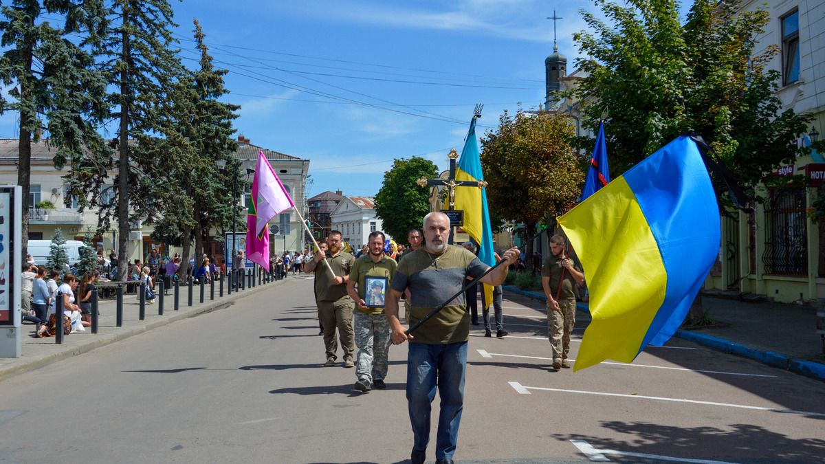1 серпня Коломия зустрічала загиблого воїна Назарія Христана 18