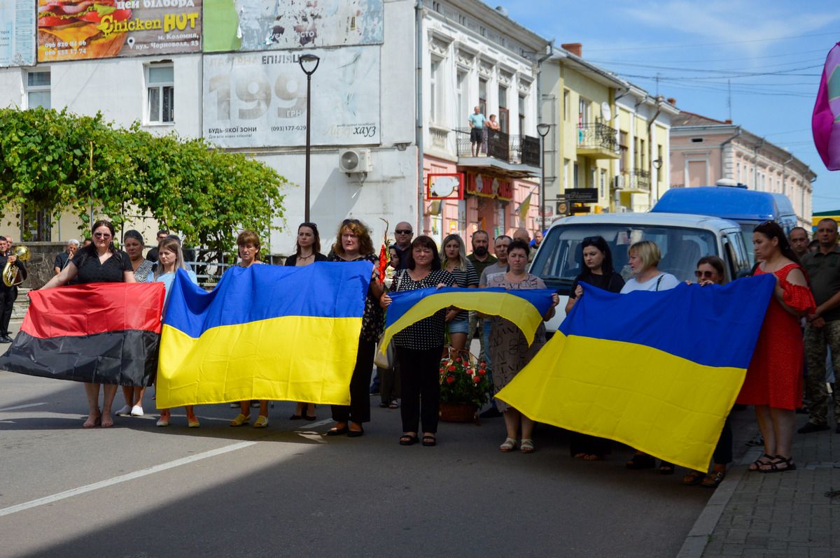 1 серпня Коломия зустрічала загиблого воїна Назарія Христана 13