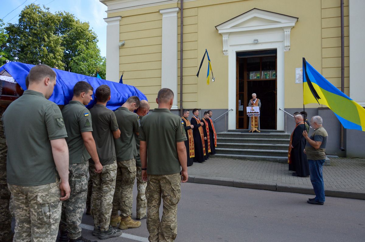 1 серпня Коломия зустрічала загиблого воїна Назарія Христана 15