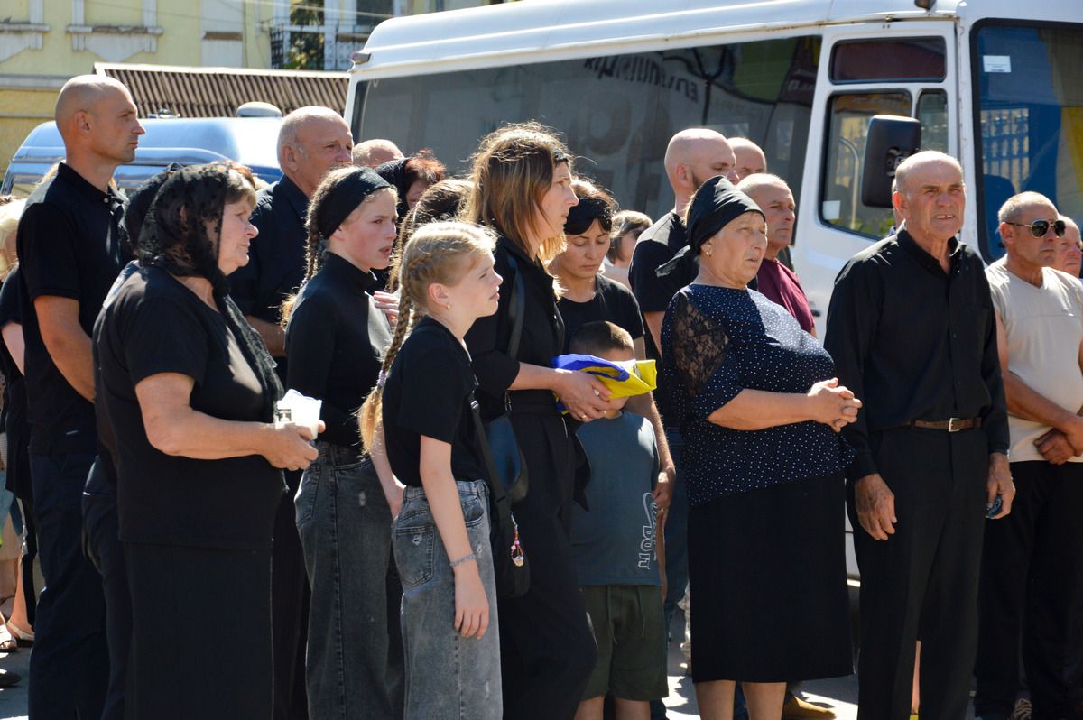 В Коломиї прощалася із загиблим захисником Іваном Мосійчуком 3