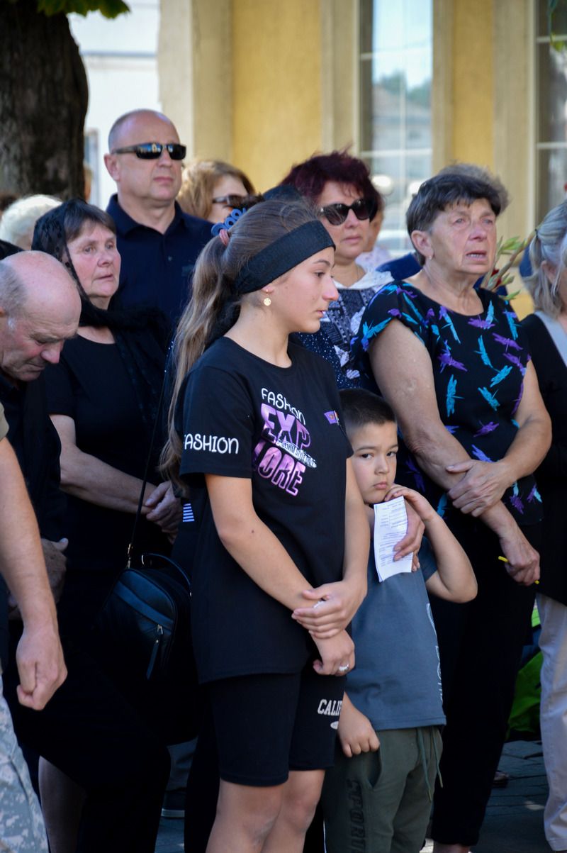 В Коломиї прощалася із загиблим захисником Іваном Мосійчуком 2