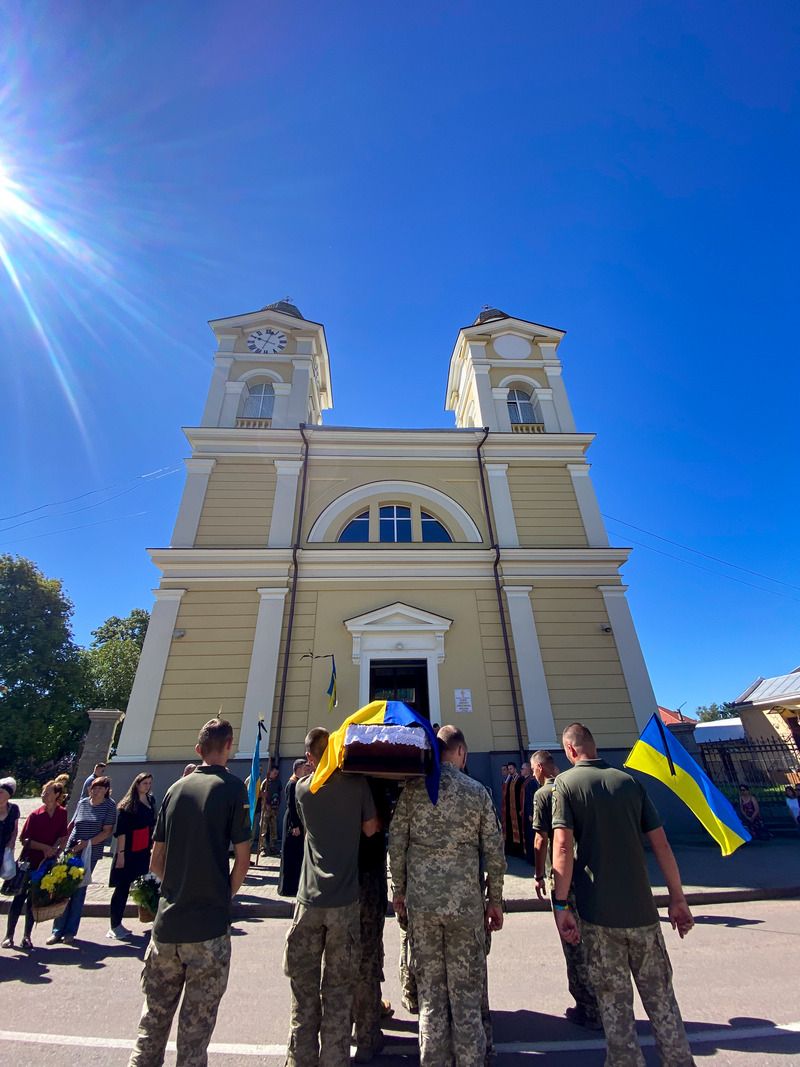 В Коломиї прощалася із загиблим захисником Іваном Мосійчуком 8