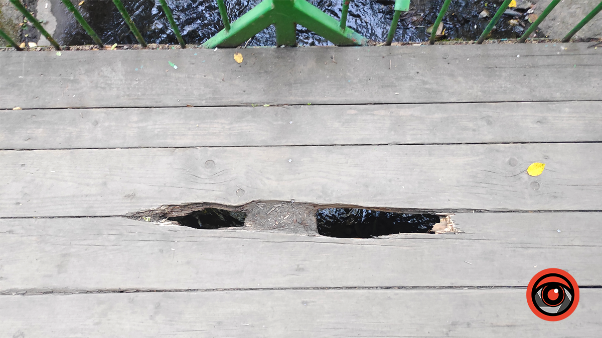 У міському парку Коломиї небезпечний пішохідний міст 1