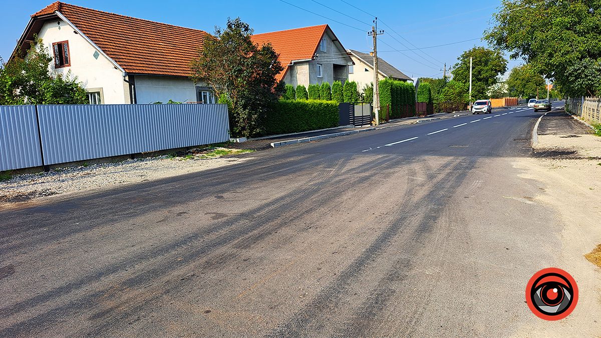 На оновленій вул. Старицького намалювали розмітку і пішохідні переходи 7