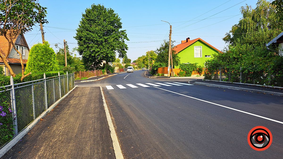 На оновленій вул. Старицького намалювали розмітку і пішохідні переходи 4