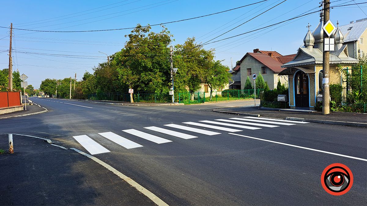 На оновленій вул. Старицького намалювали розмітку і пішохідні переходи 6