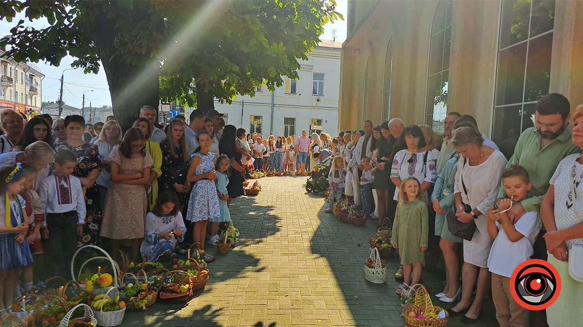 Освячення дарів біля церкви святого священномученика Йосафата у Коломиї | Фоторепортаж 10