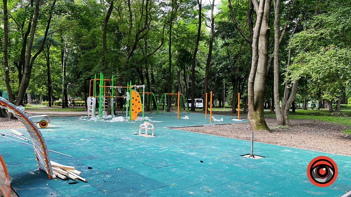 Капремонт дитячого майданчика за 1,5 млн грн в парку Коломиї виявилась будівництвом нового 7