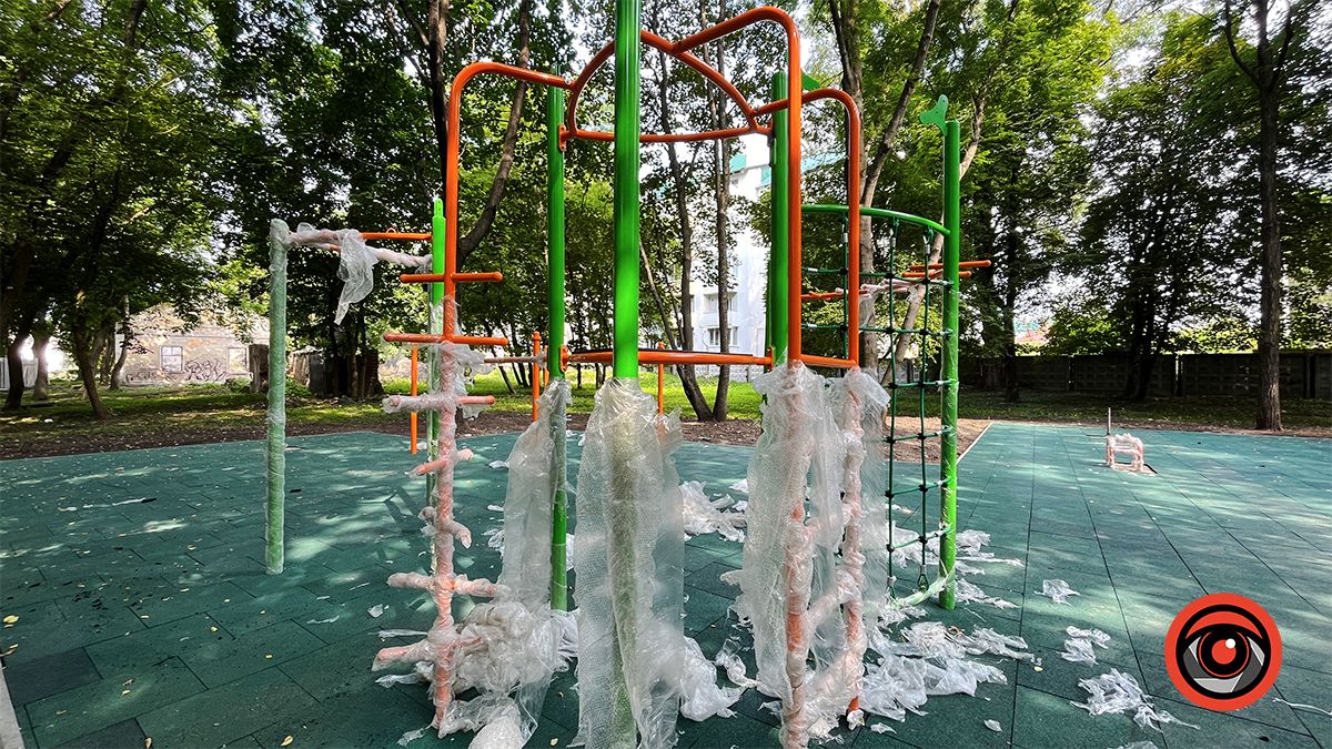 Капремонт дитячого майданчика за 1,5 млн грн в парку Коломиї виявилась будівництвом нового 1