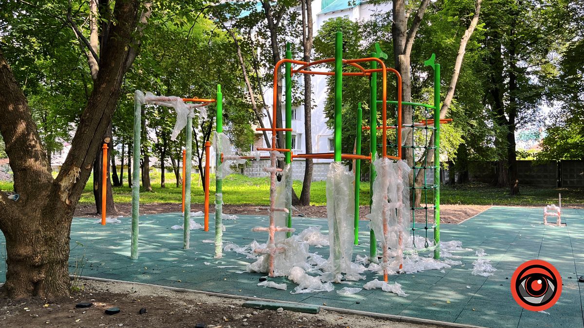 Капремонт дитячого майданчика за 1,5 млн грн в парку Коломиї виявилась будівництвом нового 4