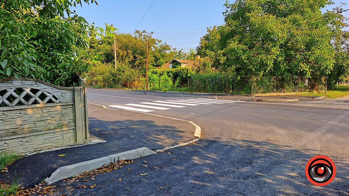 На оновленій вул. Старицького намалювали розмітку і пішохідні переходи 9