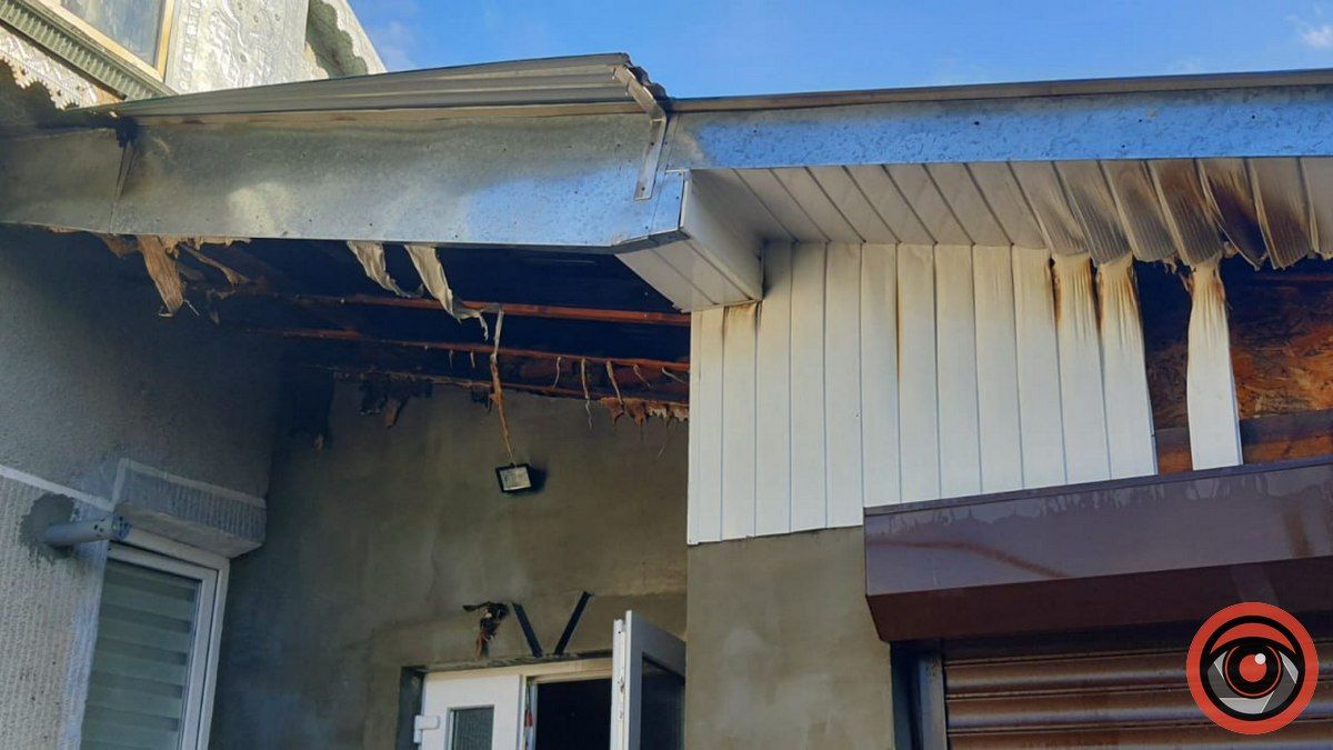 На Коломийщині горить житловий будинок 2