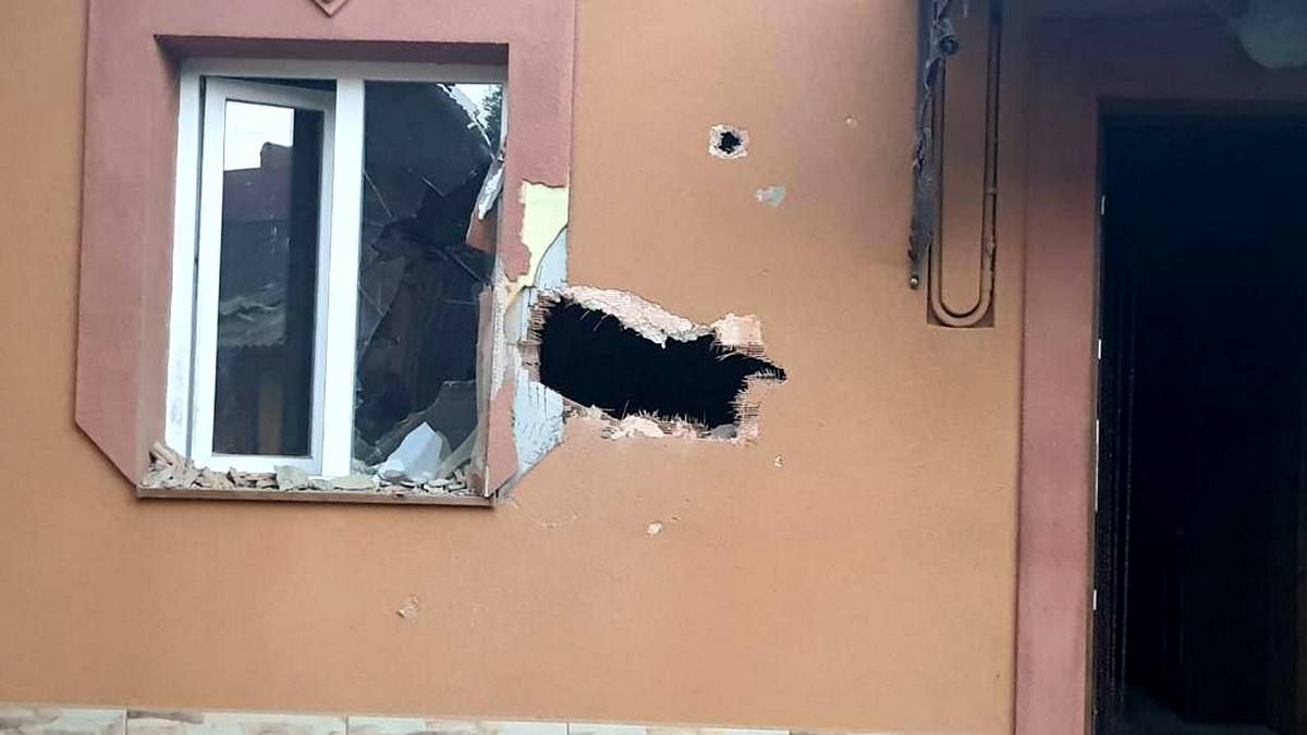 Наслідки ракетної атаки: з'явились кадри руйнувань житлового будинку на Прикарпатті 1