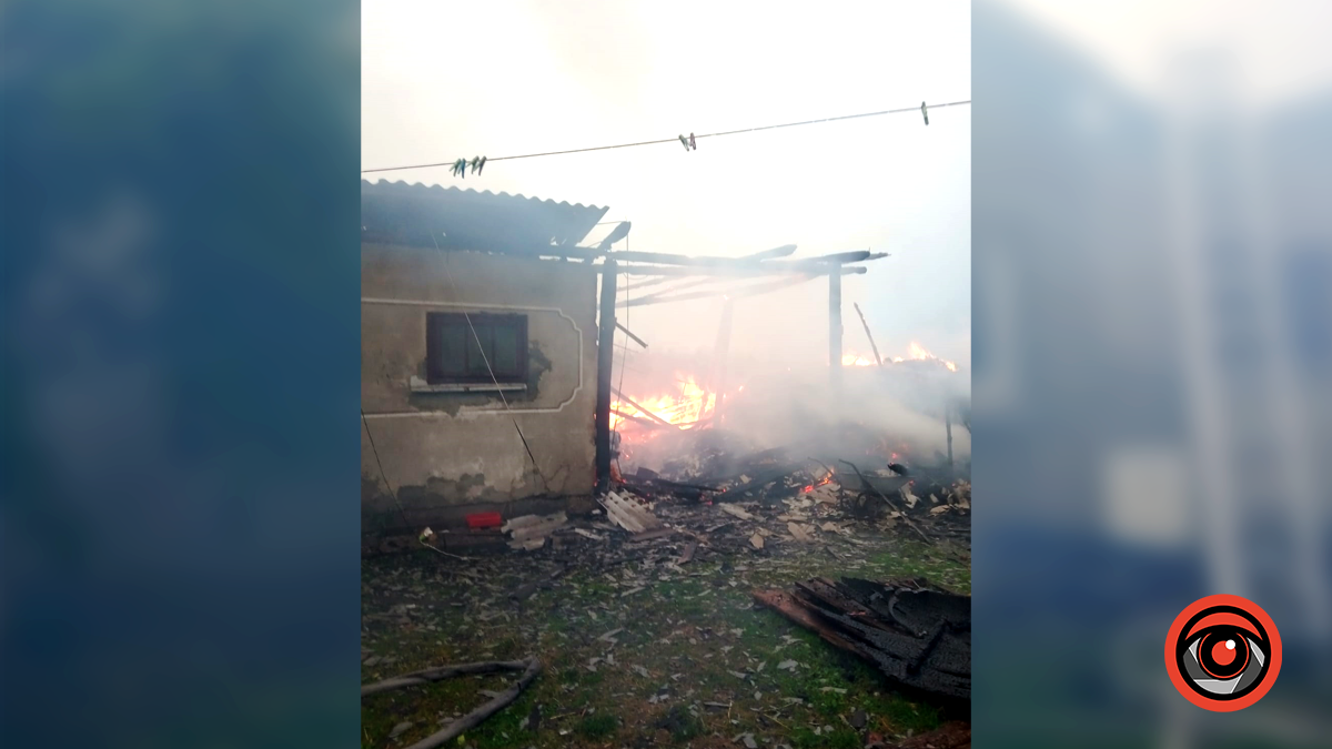 На Коломийщині трапилась пожежа: горів господарський комплекс