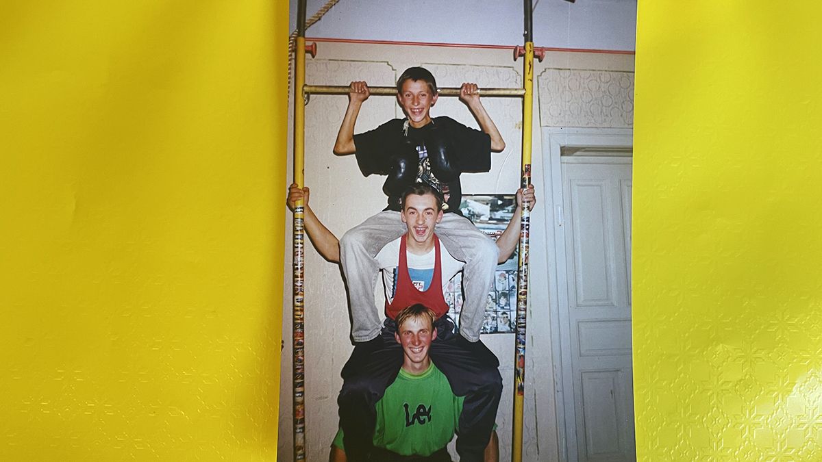 Самостійно змайстрував вдома турнікет, аби займатися спортом