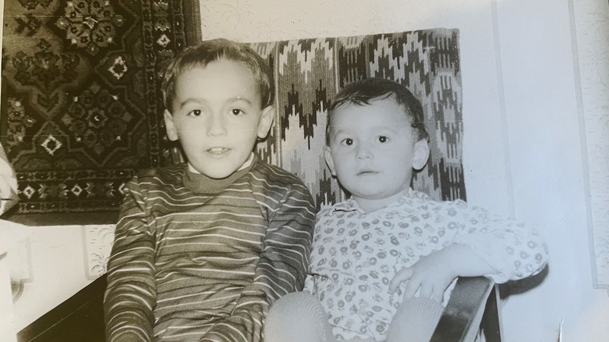 Тарас з братом Максимом