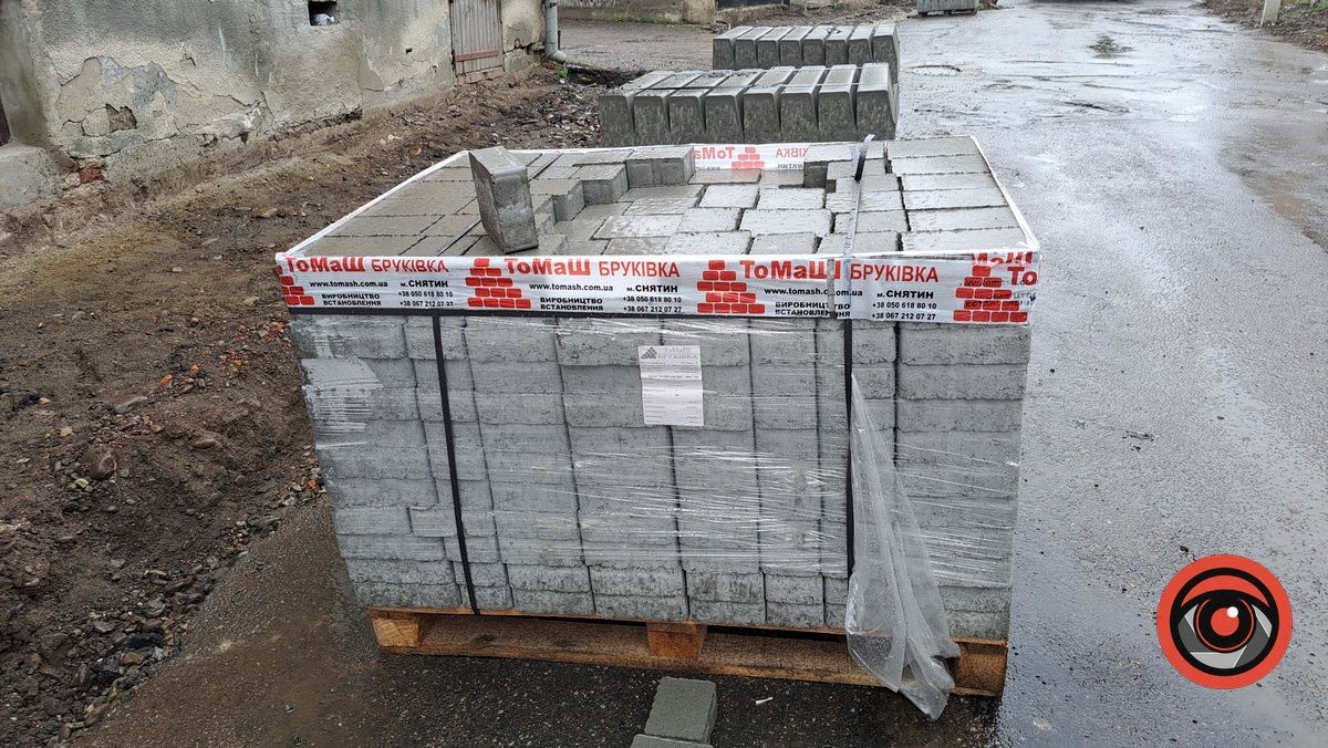 Розпочався ремонт пішохідних доріжок по вул. Оренштайна 2